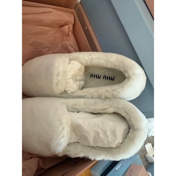 Miu Miu Slip-on Slippers White Shearling Fur - Picture 7 of 8